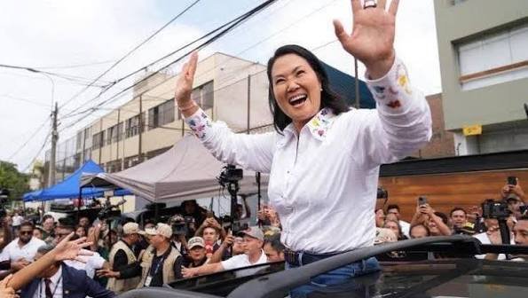 Keiko Fujimori y el nuevo escenario político peruano: el desafío de gobernar un país dividido